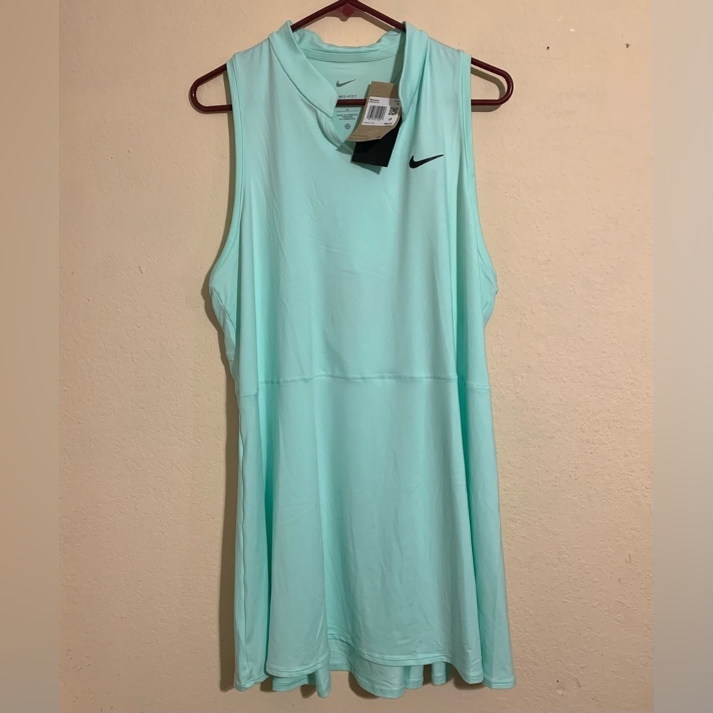 NIKE Slim-Fit Tennis Sport Dress Women’s 1X Light Green Color